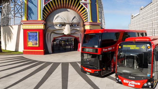 Theme Park Express Transfers for Gold Coast by SkyBus, Australia