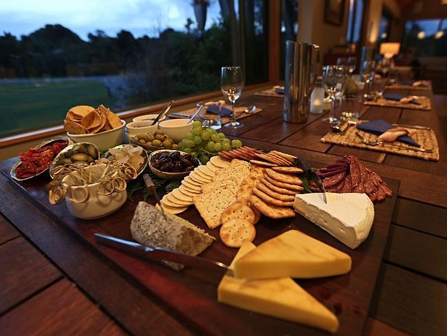 It’s easy to build up an appetite to feast on incredible local produce served up in lodges on Hollyford Track. 