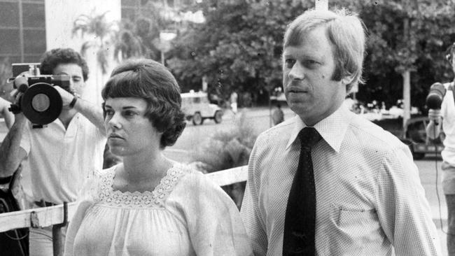Lindy and Michael Chamberlain enter Supreme Court in Darwin on September  15, 1982. Picture: News Limited
