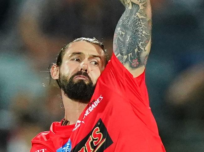 Kane Richardson of the Renegades bowls during the Big Bash League (BBL) cricket match between the Melbourne Renegades and the Sydney Thunder at GMHBA Stadium in Geelong, Thursday, December 19, 2019. (AAP Image/Scott Barbour) NO ARCHIVING, EDITORIAL USE ONLY, IMAGES TO BE USED FOR NEWS REPORTING PURPOSES ONLY, NO COMMERCIAL USE WHATSOEVER, NO USE IN BOOKS WITHOUT PRIOR WRITTEN CONSENT FROM AAP