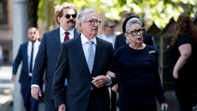 Former state and federal MP Laurie Brereton arrives at the funeral service. Picture: Nikki Short