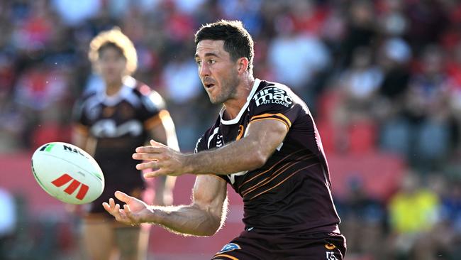 Hunt in action against the Bulldogs. (Photo by Bradley Kanaris/Getty Images)