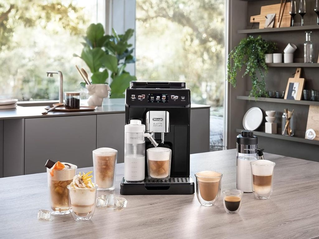 Check out the many sweet coffee machine sales happening this Amazon Prime Big Deal Days. Picture: De'Longhi.