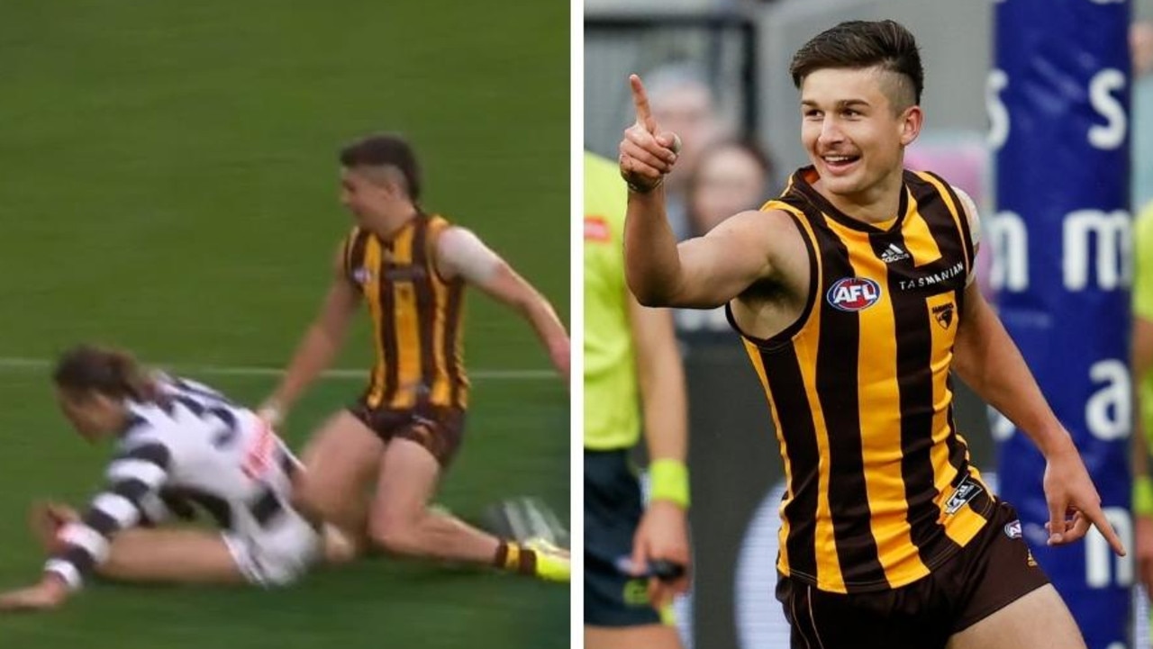 Collingwood has secured a thrilling four-point victory over Hawthorn at the MCG to sneak into the top eight, but not without another umpiring controversy.