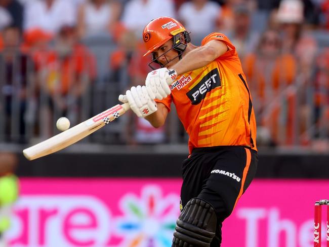 PERTH, AUSTRALIA - JANUARY 28: Aaron Hardie of the Scorchers plays a pull shot during the Men's Big Bash League match between the Perth Scorchers and the Sydney Sixers at Optus Stadium, on January 28, 2023, in Perth, Australia. (Photo by James Worsfold/Getty Images)