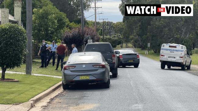 Craft St, Lake Albert, Wagga: Four men arrested after police pursuit