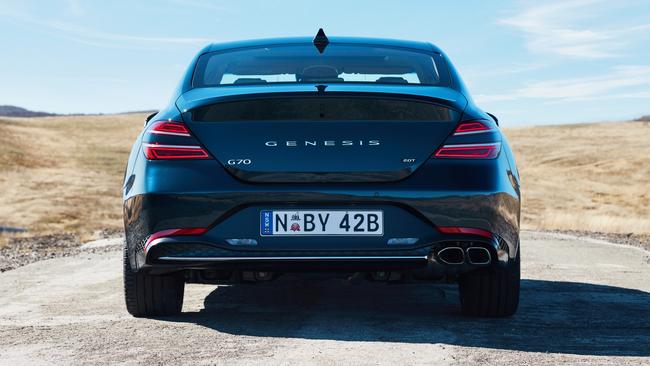 boot space in the 2021 model Genesis G70 is 330 litres.