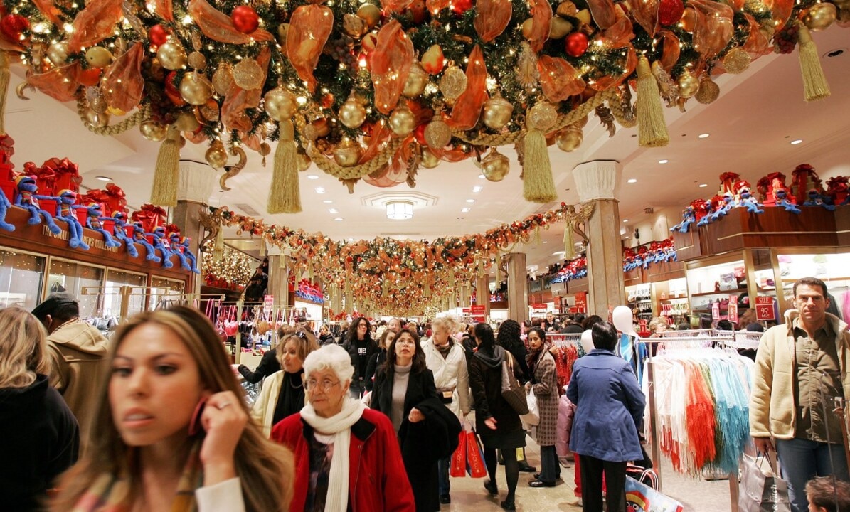 Retailers' Christmas confidence drops to lowest point since 2013