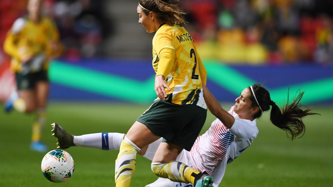 ACL injuries more prevalent in female athletes, study finds