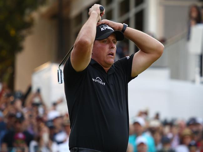 Sponsor abandons Mickelson over $2.9b Saudi dumpster fire