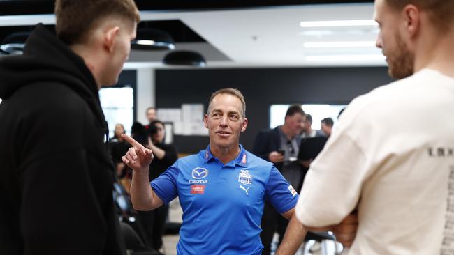 Clarkson speaks to Roos Calum Coleman-Jones and Ben McKay. Picture: Darrian Traynor/Getty Images