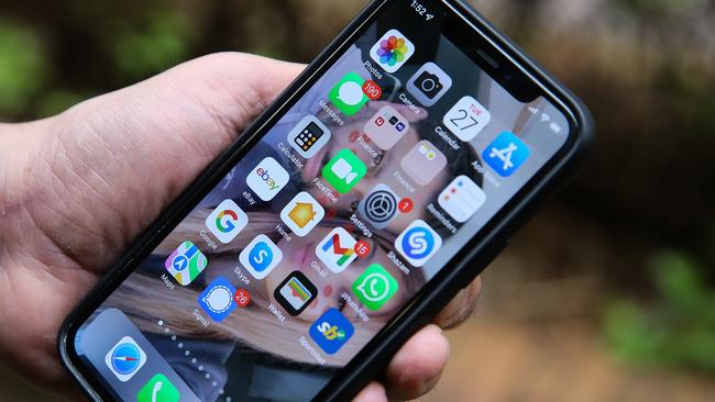 In a digital first world, Aussies will be craving a digital detox in 2025 as they spend an increasing amount of time on their devices. Picture: NewsWire/ Gaye Gerard