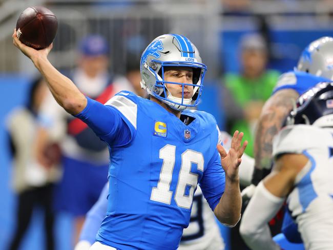 DETROIT, MICHIGAN - OCTOBER 27: Jared Goff #16 of the Detroit Lions looks to pass in the third quarter of a game against the Tennessee Titans at Ford Field on October 27, 2024 in Detroit, Michigan. (Photo by Gregory Shamus/Getty Images)