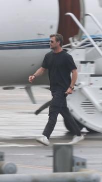 Chris Hemsworth and Matt Damon spotted at Sydney airport