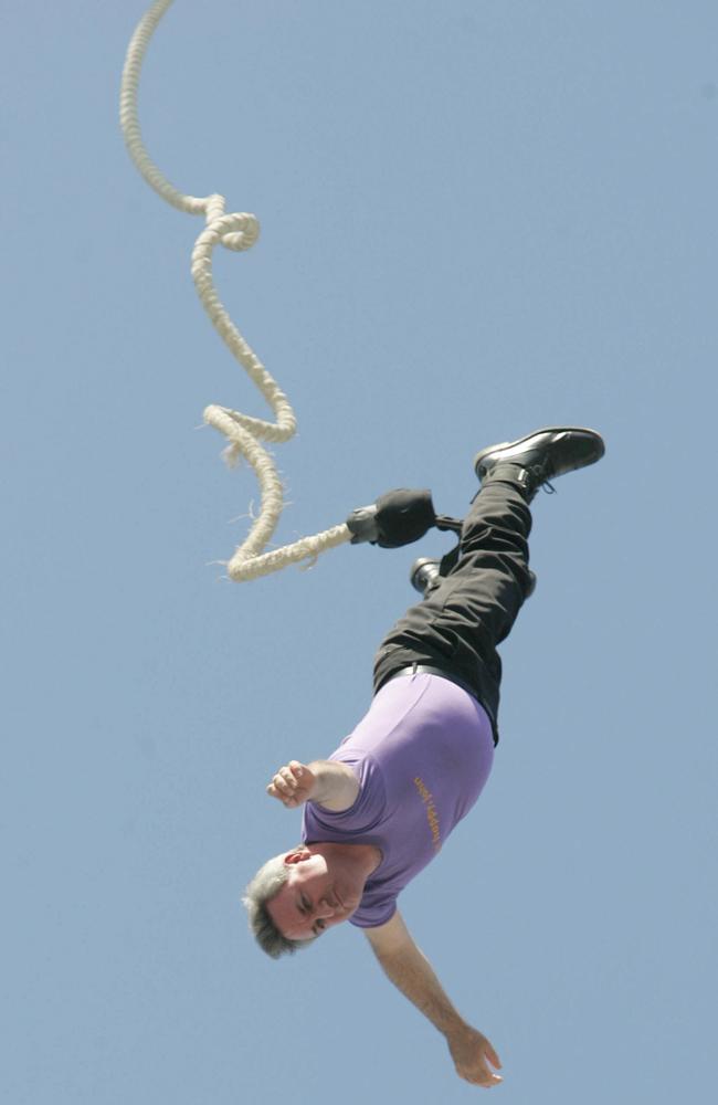 Gold Coast bungy jump protest ramps up Gold Coast Bulletin