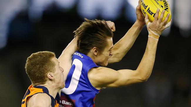 TAC Cup grand final: Calder Cannons V Oakleigh Chargers Darcy Moore marks