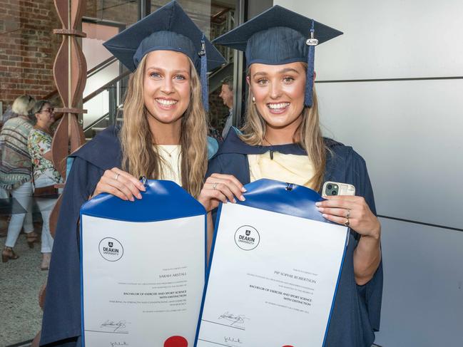 04-02-2025 Deakin Graduation Bachelor of Exercise and Sport Science, Sarah Arstall and Pip Robertson