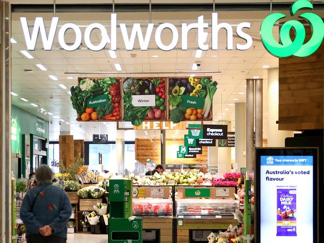 SYDNEY, AUSTRALIA - JUNE 07: Shoppers enter a Woolworths store in the suburb of Crows Nest on June 07, 2022 in Sydney, Australia. The Reserve Bank of Australia today raised the cash rate by 0.5% to 0.85%. (Photo by Brendon Thorne/Getty Images)