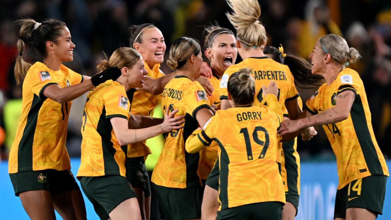 Matildas Vs. Ireland, Sam Kerr Injury, Steph Catley Goal | The Courier Mail