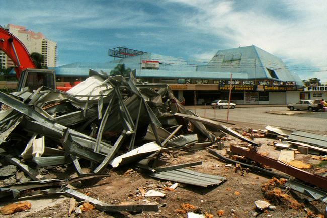 Demolition at Sundale Shopping Centre