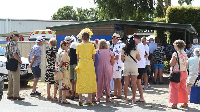 Racegoers lining up at the gates for Moama Bowling Club Echuca Cup. Picture: David Smith
