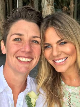 Hurtigt mønster indvirkning Fiona Falkiner reveals her new lesbian relationship: 'I've fallen in love  with Lara' | Daily Telegraph
