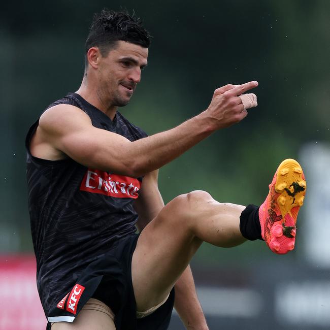 Pendlebury has been taking sessions with Collingwood’s midfield group as line coach Hayden Skipworth leads the pre-season program. Senior coach Craig McRae will take a step back this summer. Picture: Mark Stewart