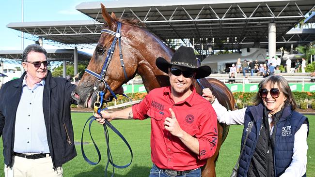 Mission Of Love with co-trainers John Symons (left) and Sheila Laxon (right). Picture: Grant Peters – Trackside Photography.