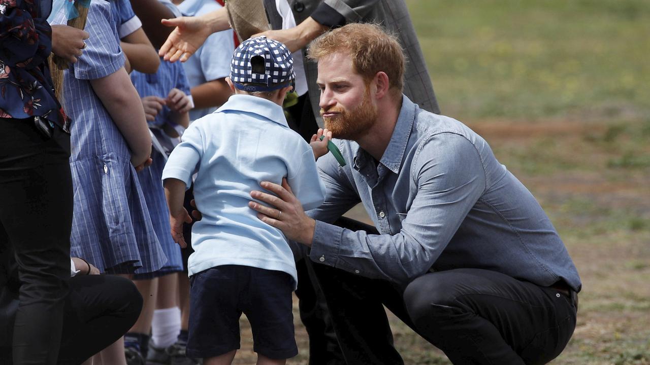 Prince Harry and Meghan visit Bondi Beach, then woo the west | The ...