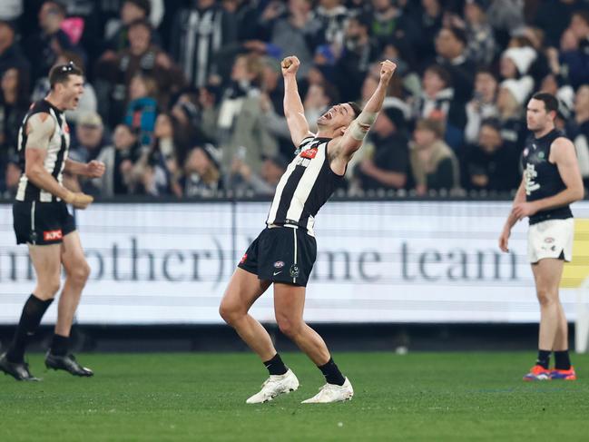 Scott Pendlebury celebrates on the final siren. Picture: Michael Willson/AFL Photos