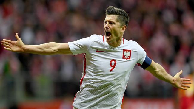 World Cup 2022 Qualifiers - Poland's Robert Lewandowski unlikely to face  England at Wembley - Eurosport