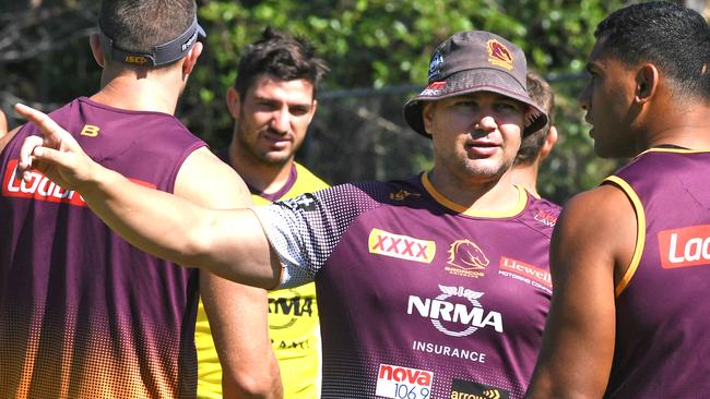 Broncos coach Anthony Seibold speaks to Tevita Pangai Jr at training. Picture: AAP