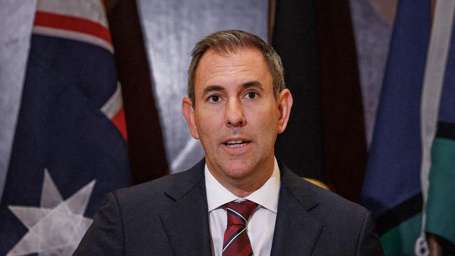 MELBOURNE, VICTORIA - January 29, 2025: Australian Treasurer Jim Chalmers to hold press conference in central Melbourne as the December quarter and monthly inflation figures are released by the ABS. Picture: NewsWire / Nadir Kinani