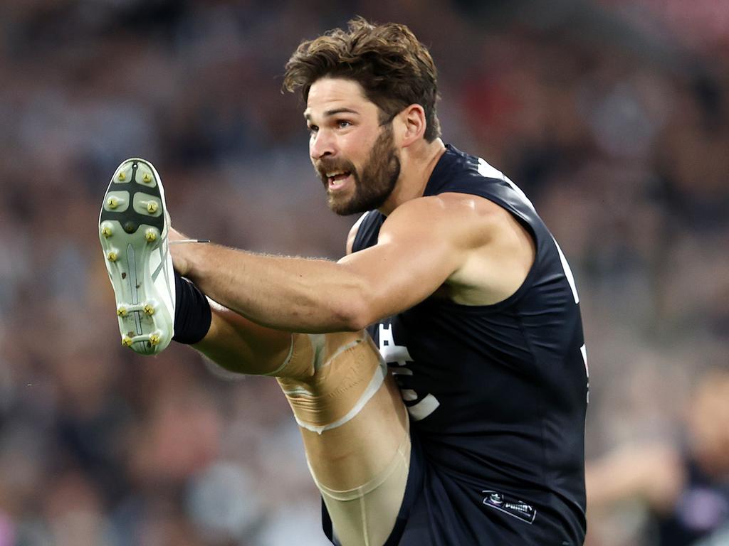 Levi Casboult of the Blues reacts after missing goal in the last quarter  during the Round 12 AFL match between the Carlton Blues and the GWS Giants  at Etihad Stadium in Melbourne, Sunday, June 11, 2017. (AAP Image/Julian  Smith Stock Photo - Alamy