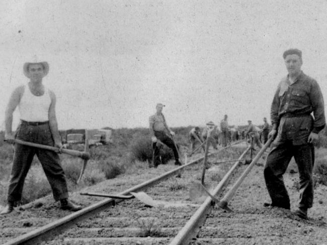 Italian immigrants working on a section of the Trans-Australian railway line in the West Australian desert 1955. (Pic: from book "Migrants or Mates...Italian life in Australia" by Gianfranco Cresciani)