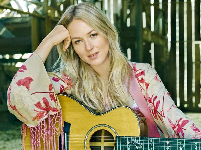 singer songwriter JEWEL