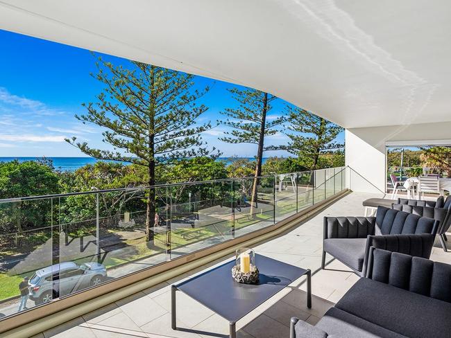 1/19 Broadbeach Boulevard, Broadbeach.