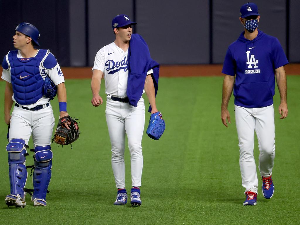 Walker Buehler Wore Extremely Tight Pants In Game 1 Loss To Braves, Dodged  The Question When Asked About Them - BroBible