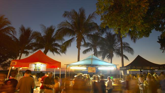 Stalls at Mindil Beach Sunset Markets, Darwin. Picture: Tourism NT.