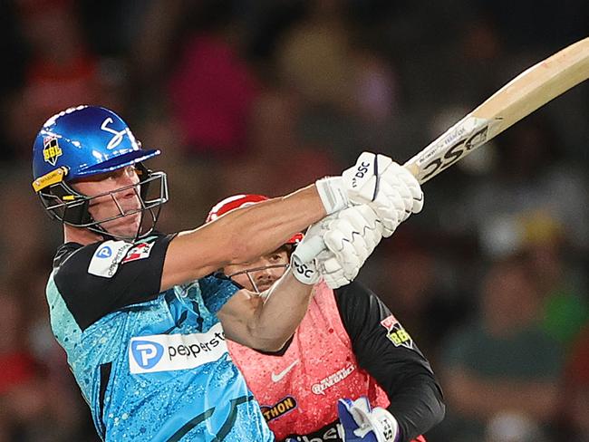 Chris Lynn goes big against the Renegades.