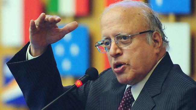 The father of India’s Green Revolution, MS Swaminathan, addressing the 2009 world summit of food security in Rome. Picture: Alberto Pizzoli/AFP