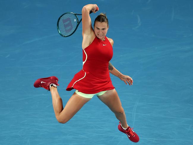 *** BESTPIX *** MELBOURNE, AUSTRALIA - JANUARY 25: Aryna Sabalenka plays a forehand in their Semi Final singles match against Coco Gauff of the United States during the 2024 Australian Open at Melbourne Park on January 25, 2024 in Melbourne, Australia. (Photo by Julian Finney/Getty Images)