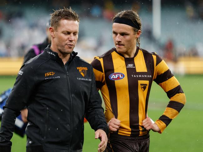 Sam Mitchell chats with his small forward. Picture: Getty Images