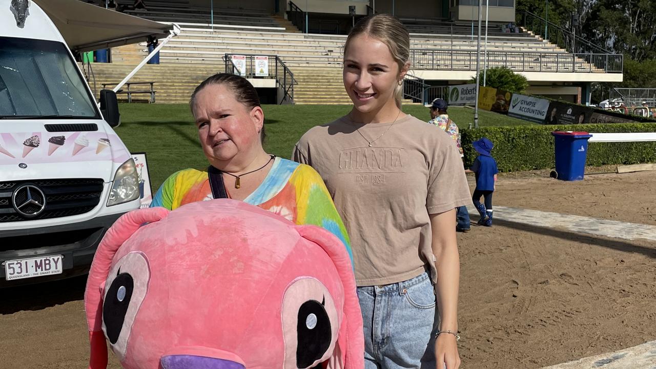 L-R: Elaine and Alisha at the Gympie Show 2025.
