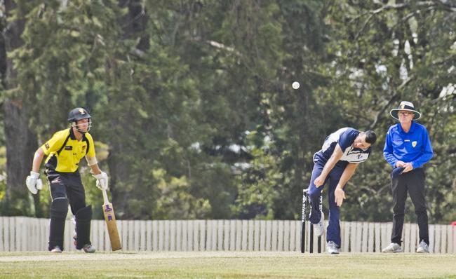 Jack Craig bowls for Victoria. Victoria vs Western Australia.