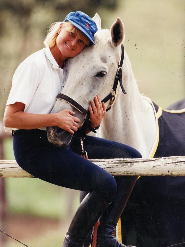 Late equestrian legend Gillian Rolton with horse Fred (Peppermint Grove) in 1995.