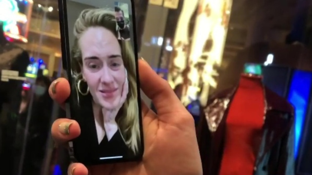 Adele surprised her fans by facetiming them. Picture: @dominic_crisonino/Instagram