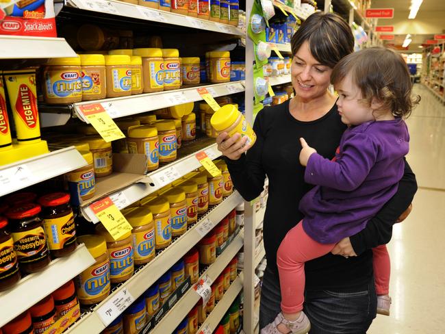 Food Nutrition Labelling.  Vox Pop. What parents say: Are labels too confusing? Tara Whelan, South Melbourne with daughter Clodagh, 2