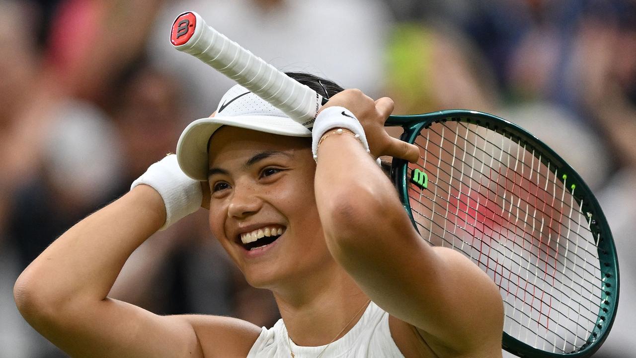 Britain's Emma Raducanu celebrates winning against Greece's Maria Sakkari. (Photo by Glyn KIRK / AFP)