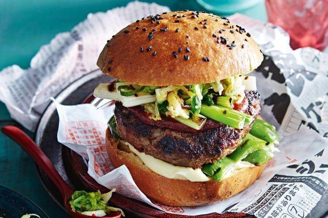 korean-brisket-and-kimchi-burger-103692-1